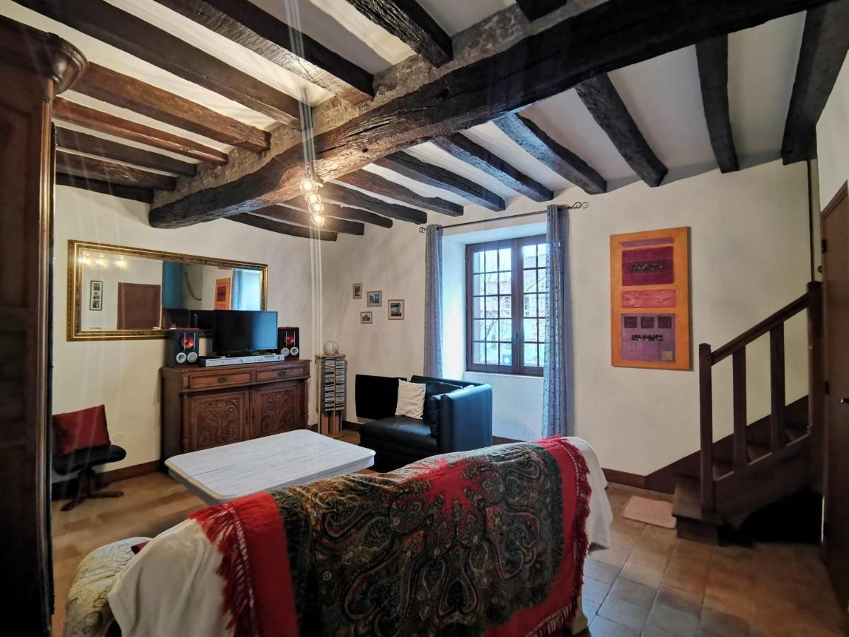 Villa Aux Acacias à Braye-sous-Faye Extérieur photo